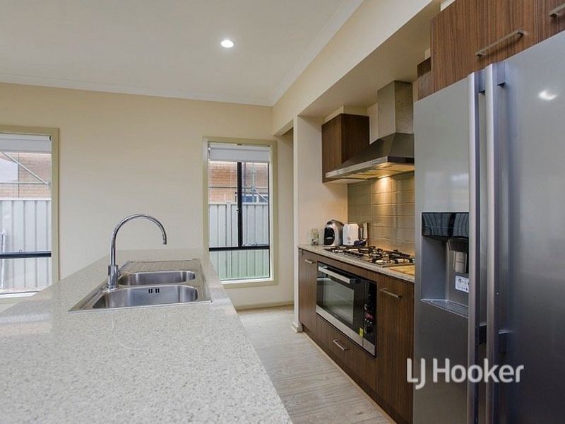 47 Broadstone Way, Point Cook VIC 3030