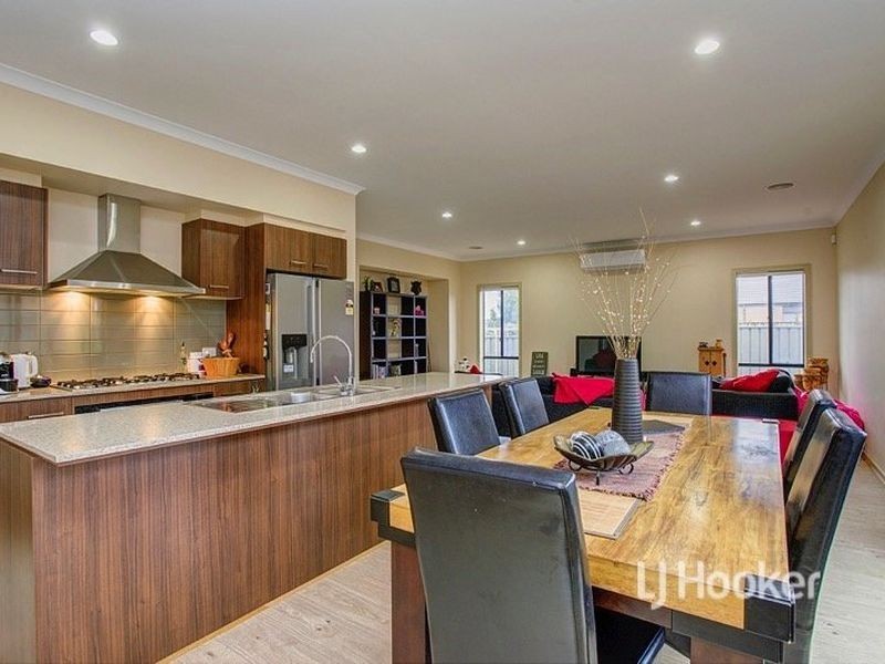 47 Broadstone Way, Point Cook VIC 3030