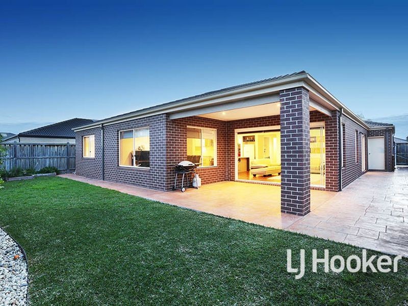 19 Boathaven Road, Point Cook VIC 3030