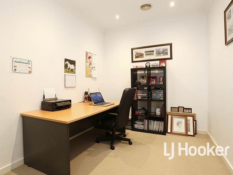 5 Crystal Court, Sanctuary Lakes VIC 3030