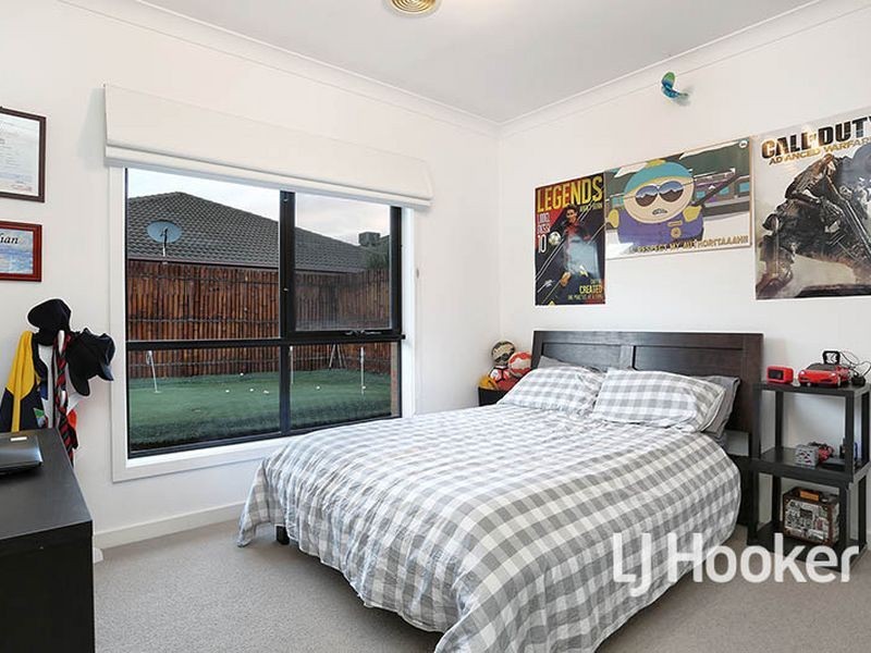 5 Crystal Court, Sanctuary Lakes VIC 3030