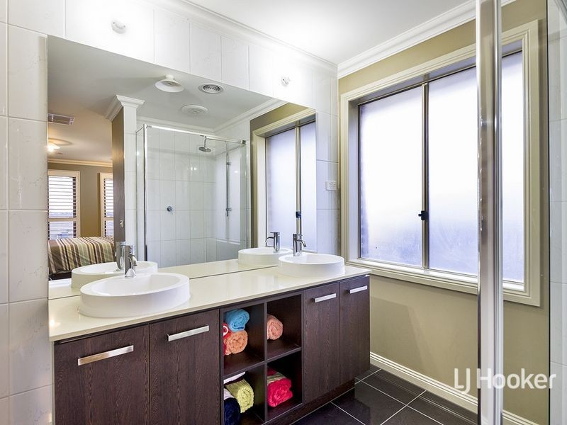 12 Manna Way, Point Cook VIC 3030