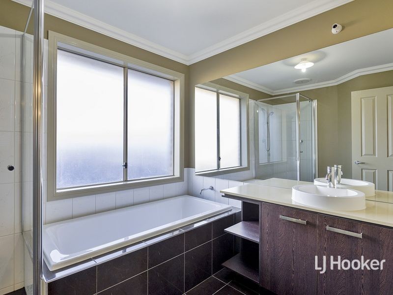 12 Manna Way, Point Cook VIC 3030