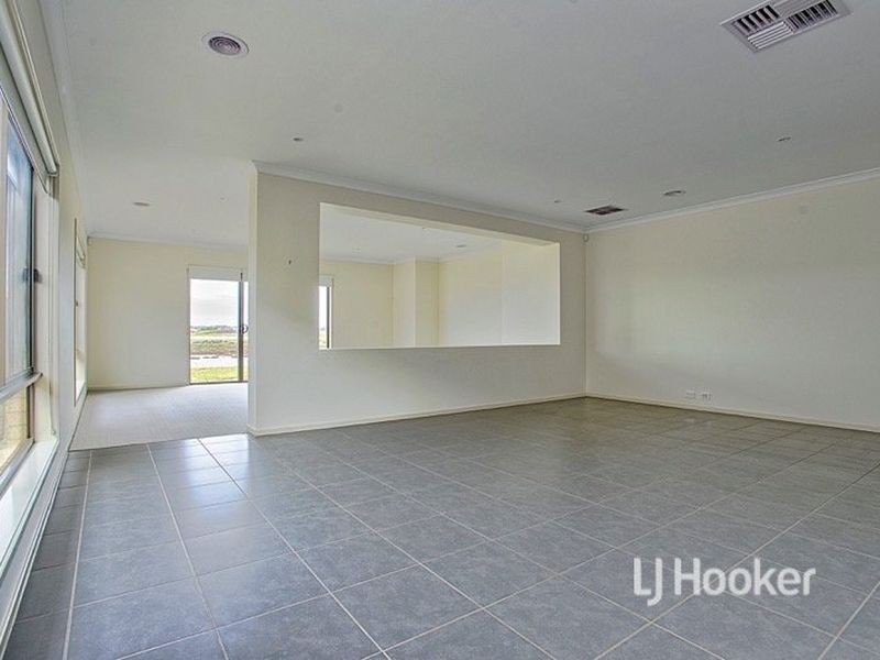 250 Sanctuary Lakes South Boulevard, Sanctuary Lakes VIC 3030