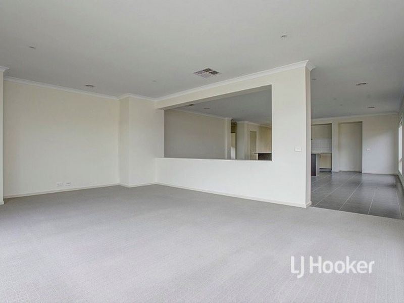 250 Sanctuary Lakes South Boulevard, Sanctuary Lakes VIC 3030