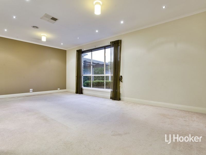 5 Messina Crescent, Point Cook VIC 3030