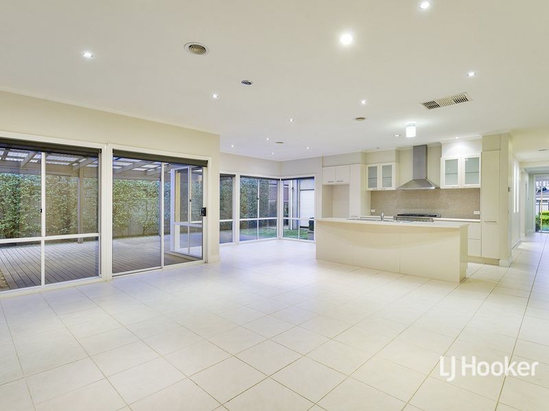 5 Messina Crescent, Point Cook VIC 3030