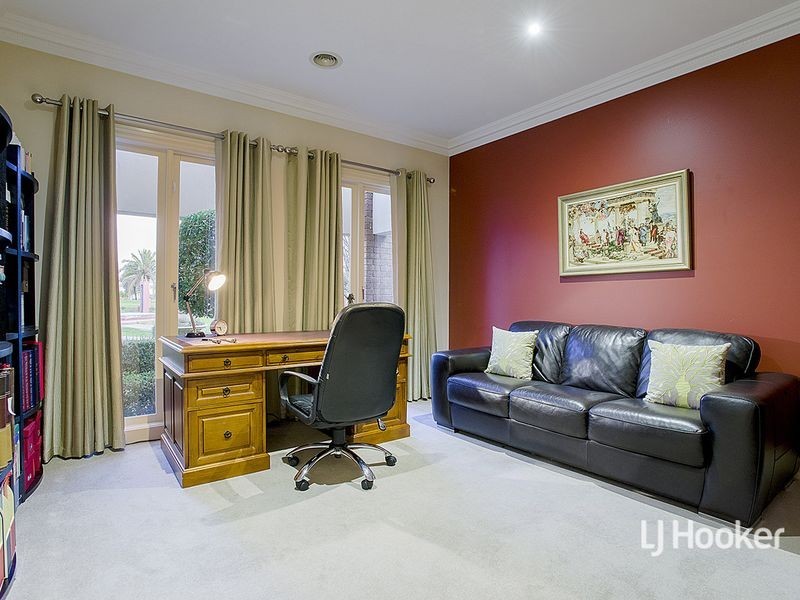 16 Lennon Boulevard, Point Cook VIC 3030