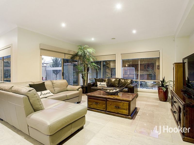 16 Lennon Boulevard, Point Cook VIC 3030