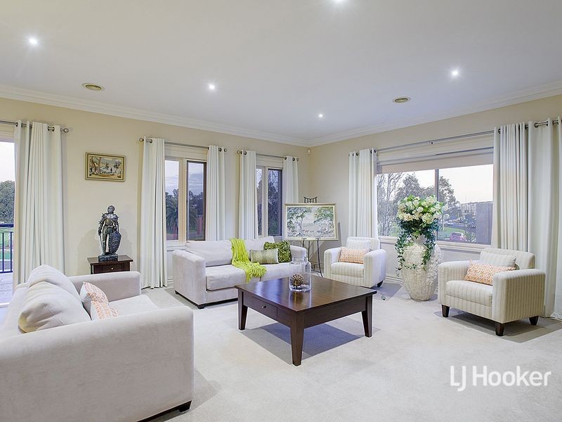 16 Lennon Boulevard, Point Cook VIC 3030