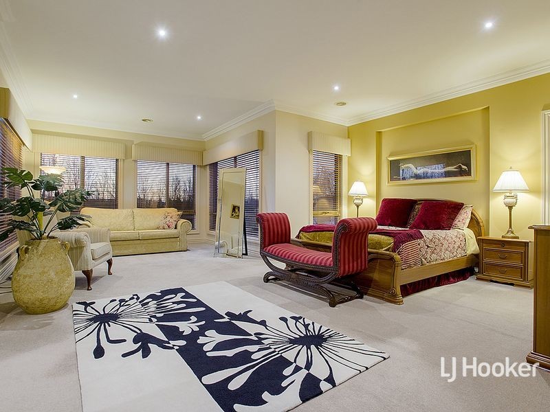 16 Lennon Boulevard, Point Cook VIC 3030