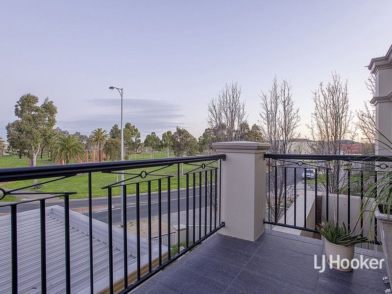 16 Lennon Boulevard, Point Cook VIC 3030