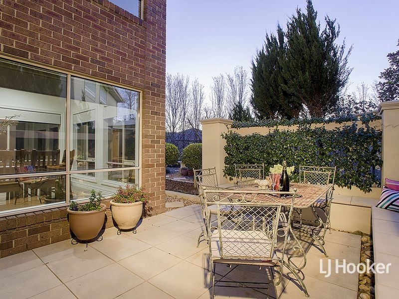 16 Lennon Boulevard, Point Cook VIC 3030