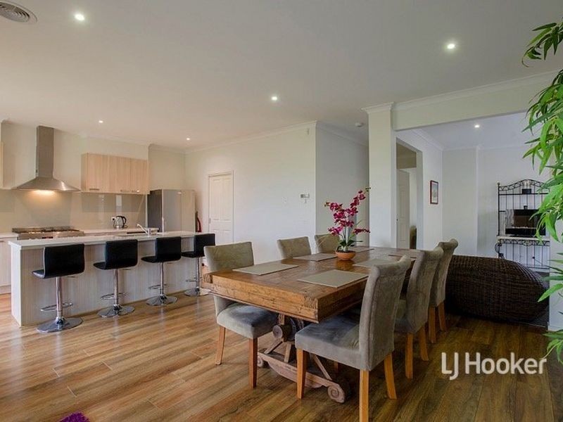 133 Beachview Parade, Sanctuary Lakes VIC 3030