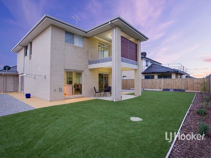 133 Beachview Parade, Sanctuary Lakes VIC 3030