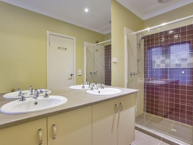 50 Juniper Avenue, Point Cook VIC 3030