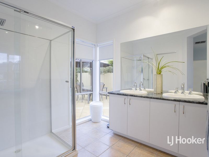 35 Caledonian Way, Point Cook VIC 3030