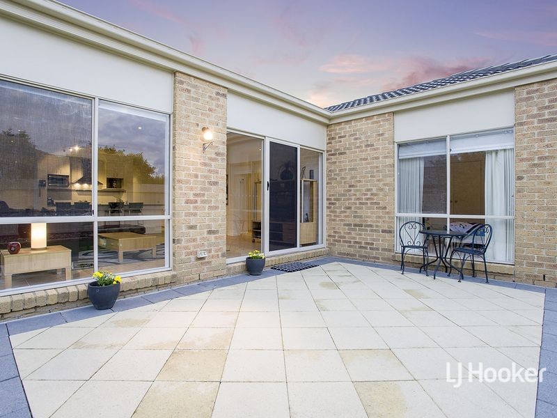 35 Caledonian Way, Point Cook VIC 3030