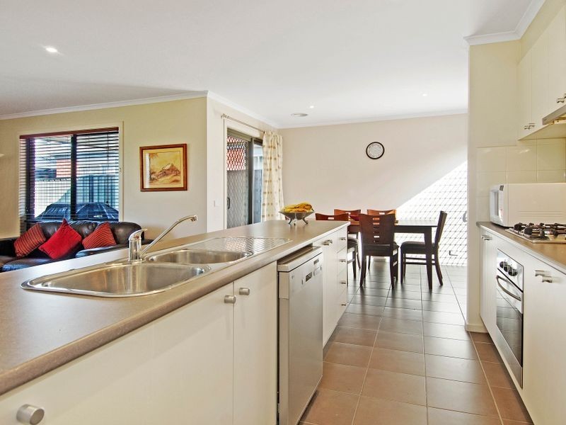 15 Lindsay Gardens, Point Cook VIC 3030