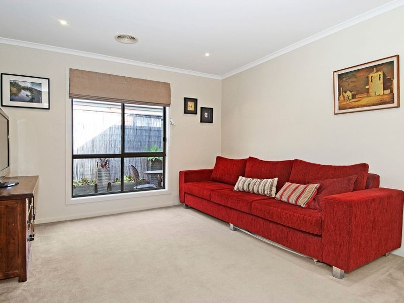 15 Lindsay Gardens, Point Cook VIC 3030