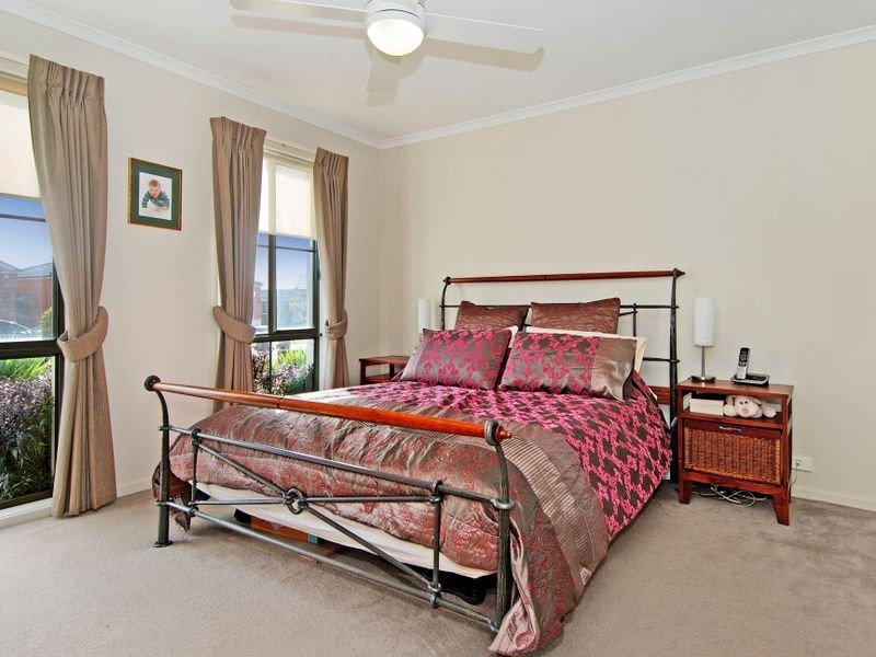 15 Lindsay Gardens, Point Cook VIC 3030