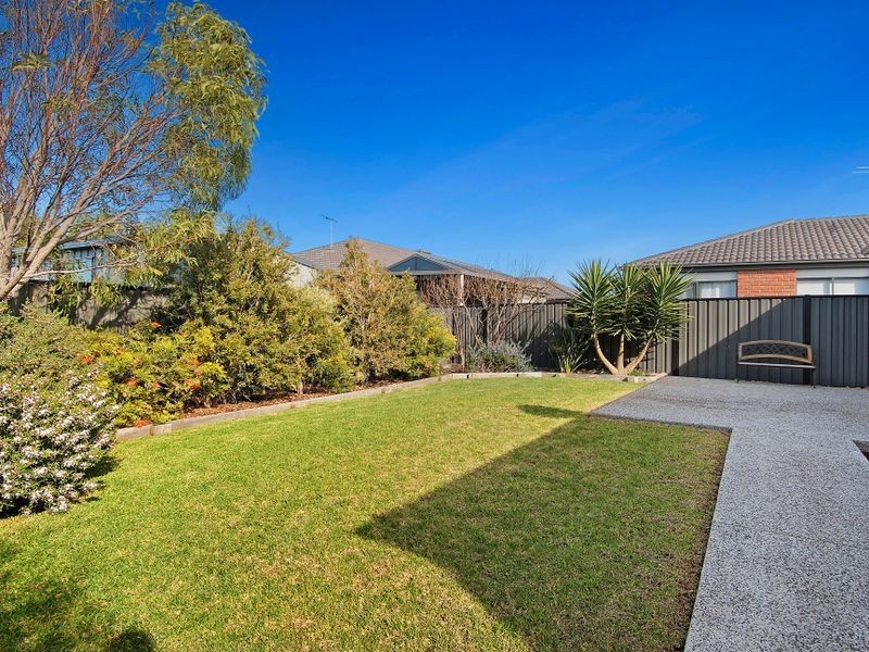 15 Lindsay Gardens, Point Cook VIC 3030