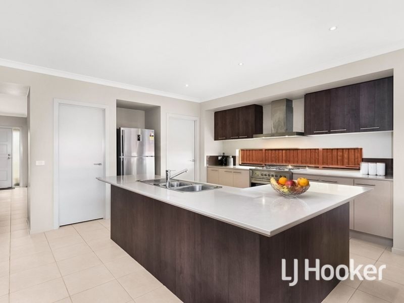 1 Millpond Drive, Point Cook VIC 3030