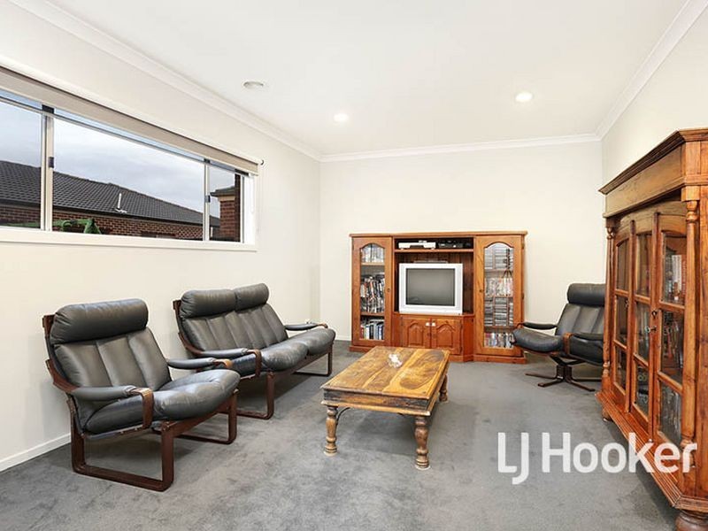 4 Metcalf Way, Point Cook VIC 3030