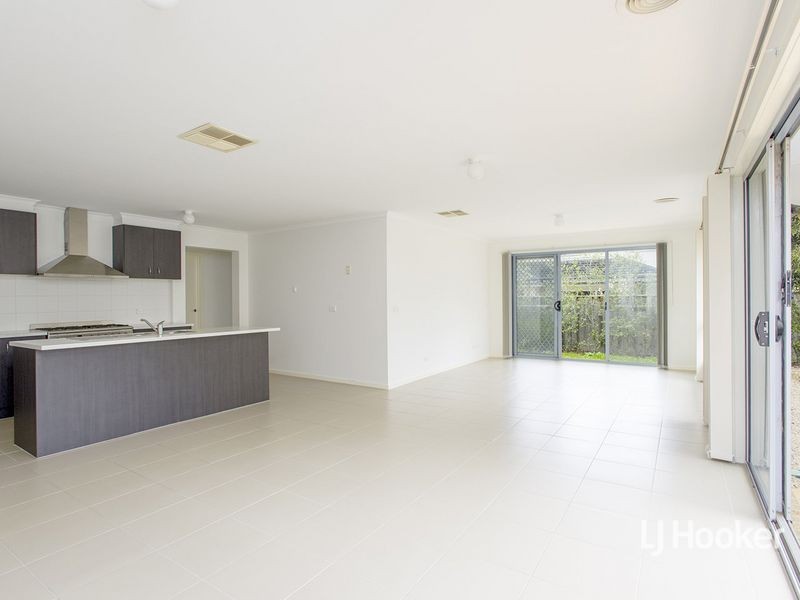 20 Lincoln Park Close, Sanctuary Lakes VIC 3030