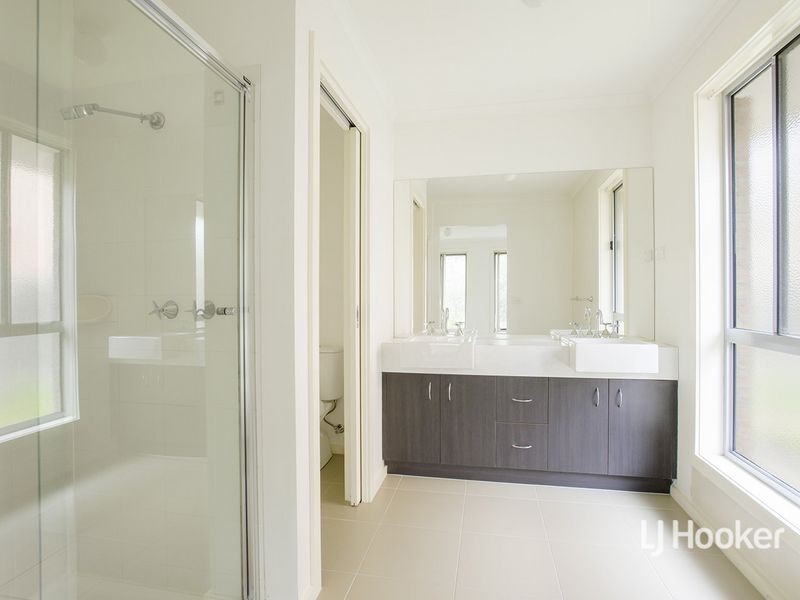 20 Lincoln Park Close, Sanctuary Lakes VIC 3030