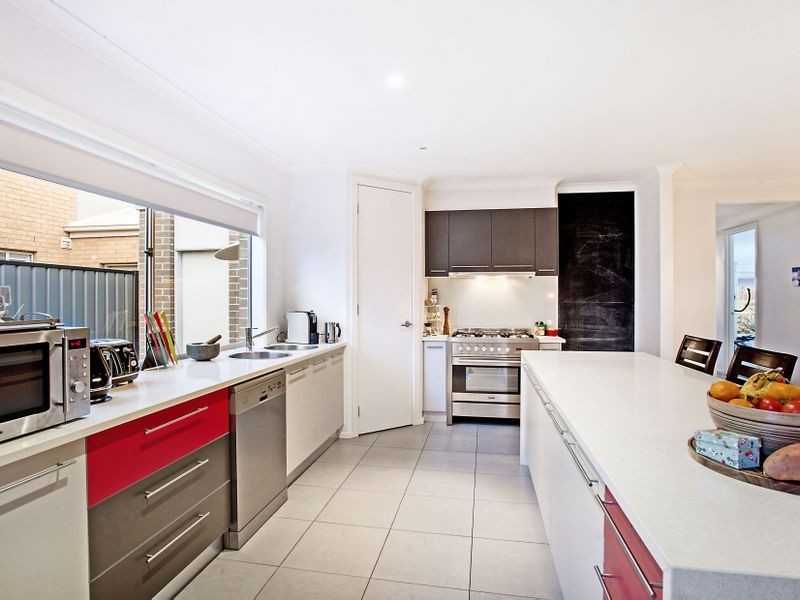 18 Mowbray Drive, Point Cook VIC 3030