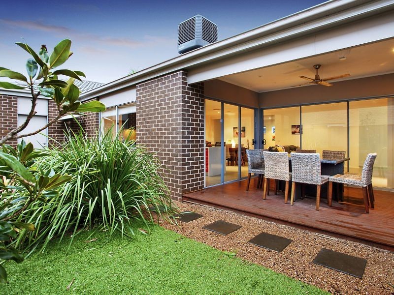 18 Mowbray Drive, Point Cook VIC 3030