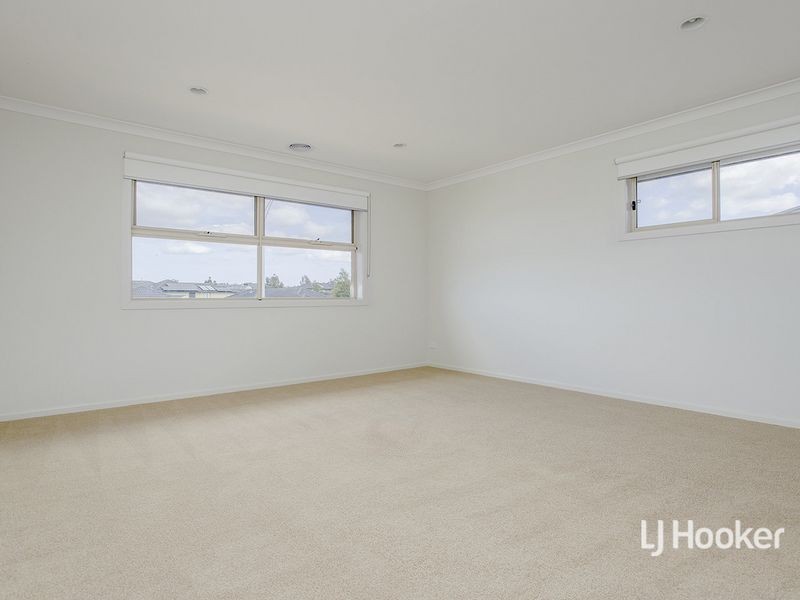 165 Sanctuary Lakes South Boulevard, Sanctuary Lakes VIC 3030