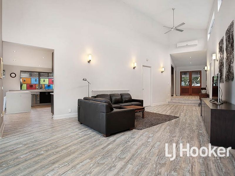 8 Fuchsia Crescent, Point Cook VIC 3030