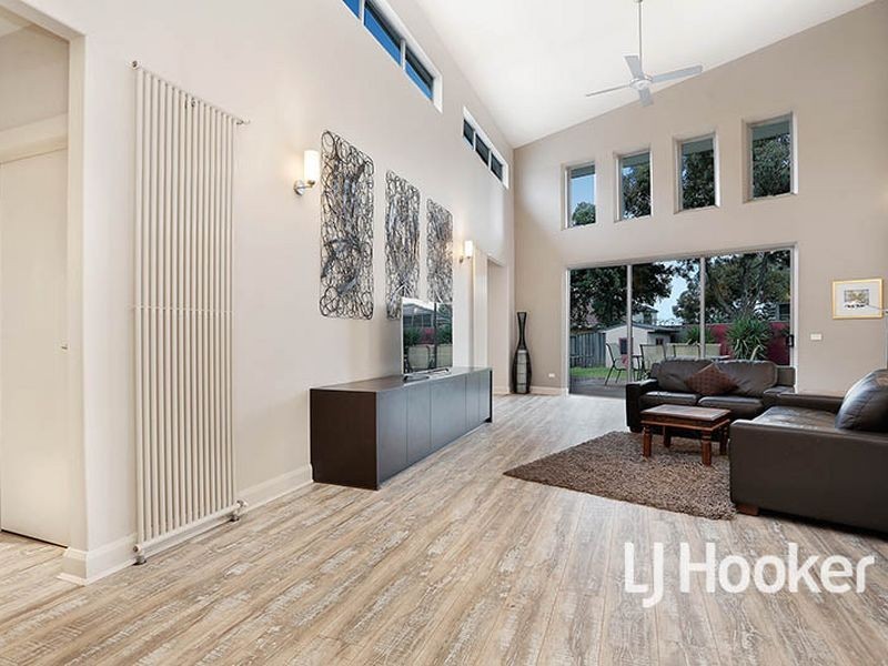 8 Fuchsia Crescent, Point Cook VIC 3030