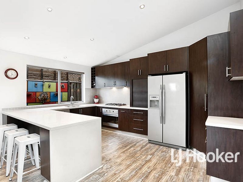 8 Fuchsia Crescent, Point Cook VIC 3030