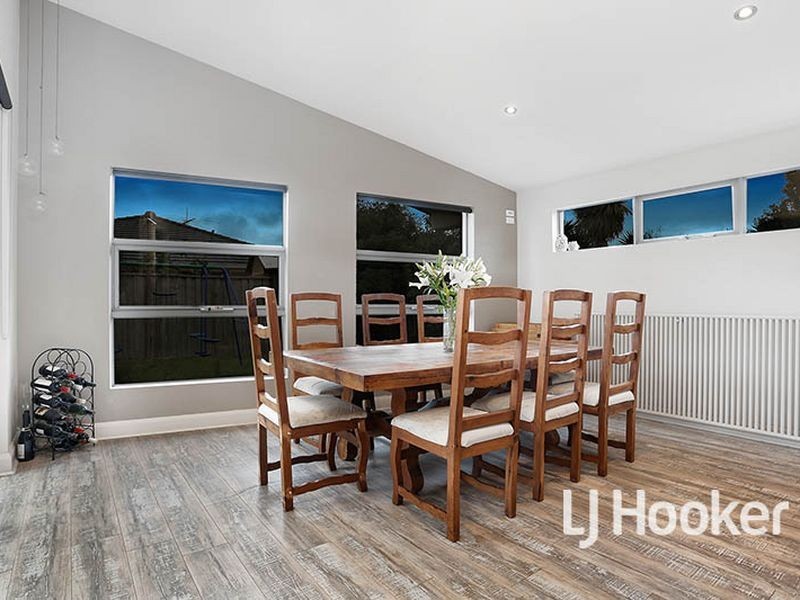 8 Fuchsia Crescent, Point Cook VIC 3030