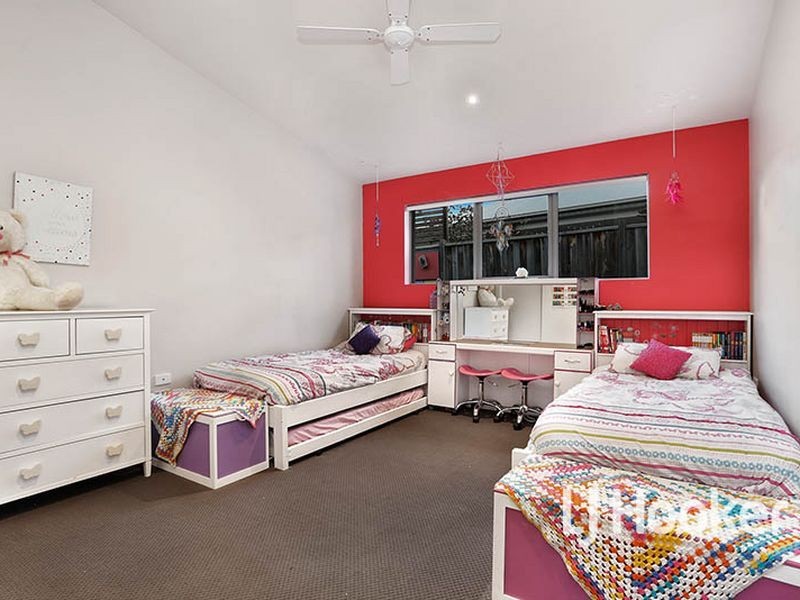 8 Fuchsia Crescent, Point Cook VIC 3030