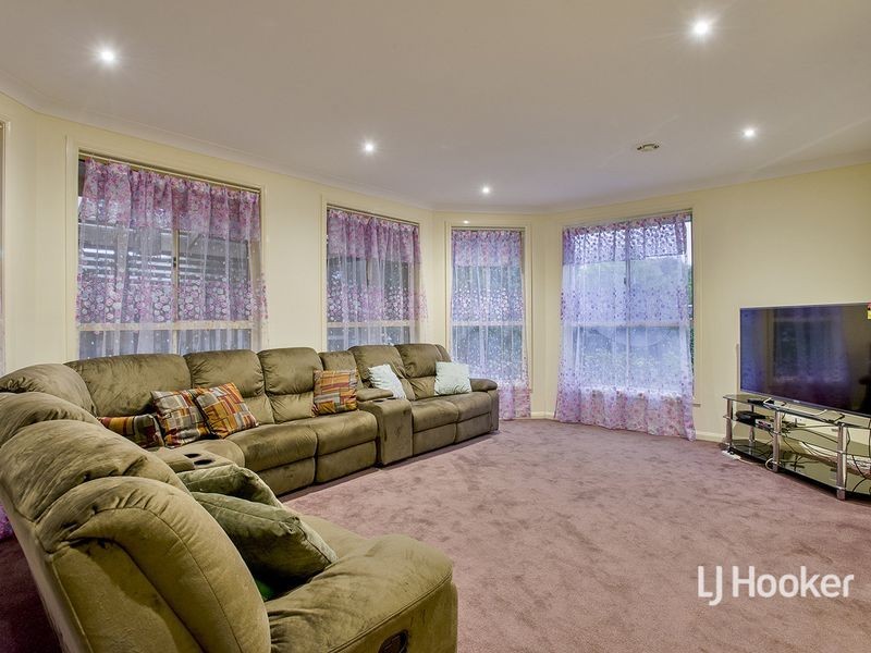 74 Glastonbury Circuit, Point Cook VIC 3030