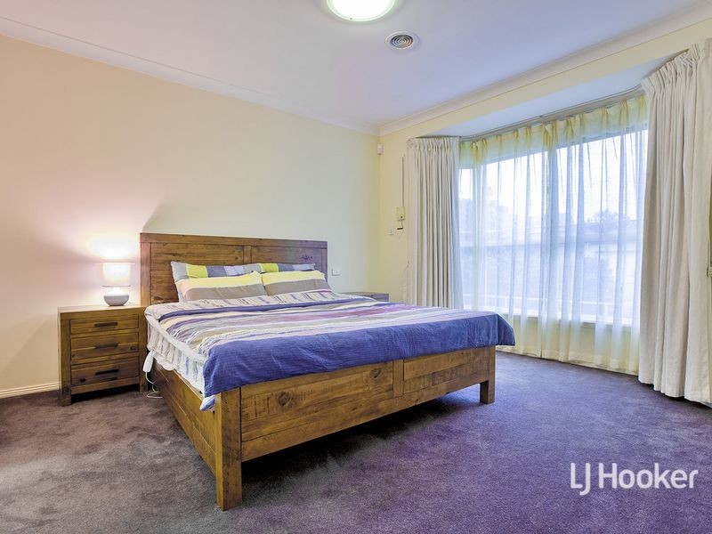 74 Glastonbury Circuit, Point Cook VIC 3030