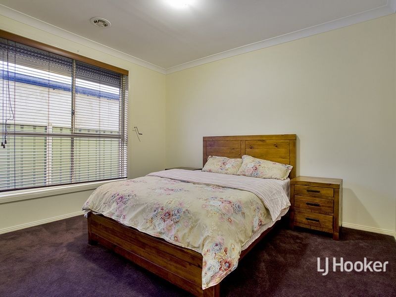 74 Glastonbury Circuit, Point Cook VIC 3030