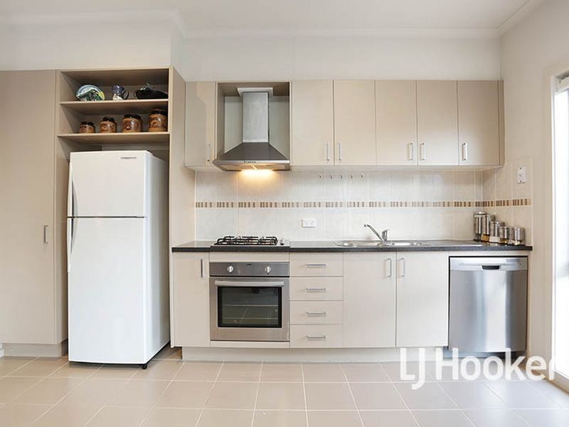 33/39 Astley Crescent, Point Cook VIC 3030