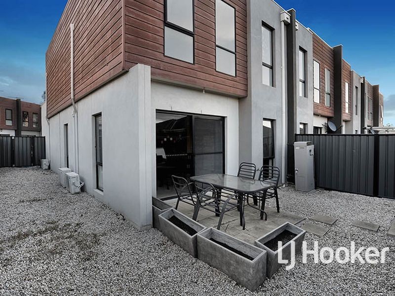 33/39 Astley Crescent, Point Cook VIC 3030