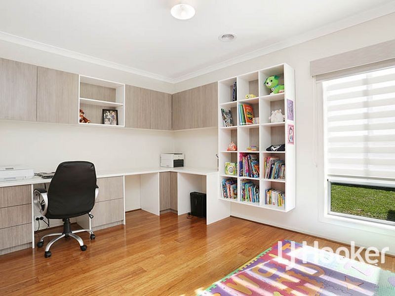 12 Whitecaps Avenue, Point Cook VIC 3030