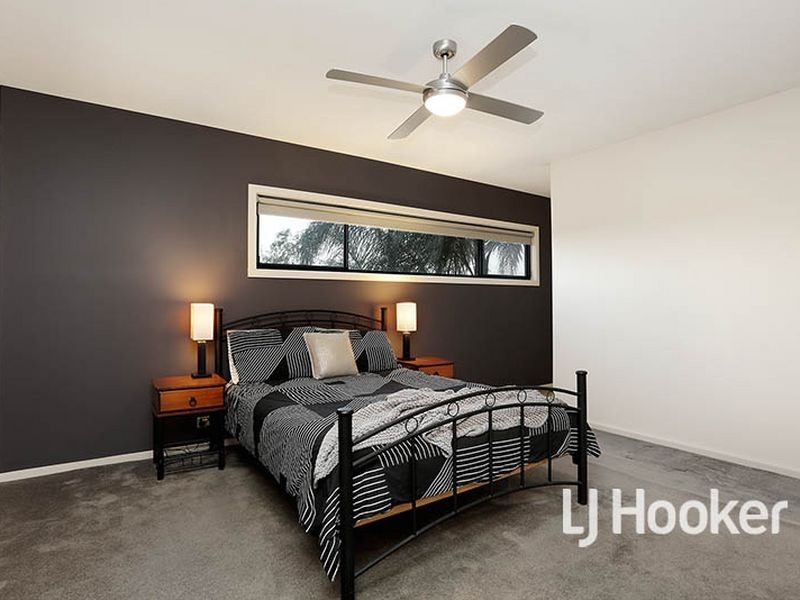 33 Lennon Boulevard, Point Cook VIC 3030