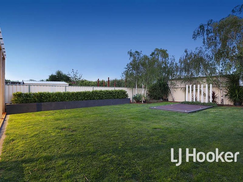 33 Lennon Boulevard, Point Cook VIC 3030