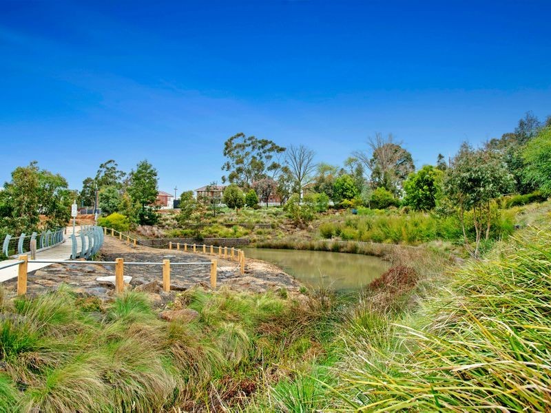 8/30 Linacre Drive, Bundoora VIC 3083