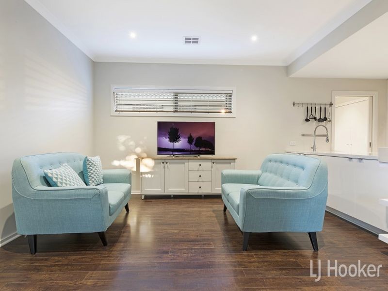 1 Calypso Crescent, Point Cook VIC 3030