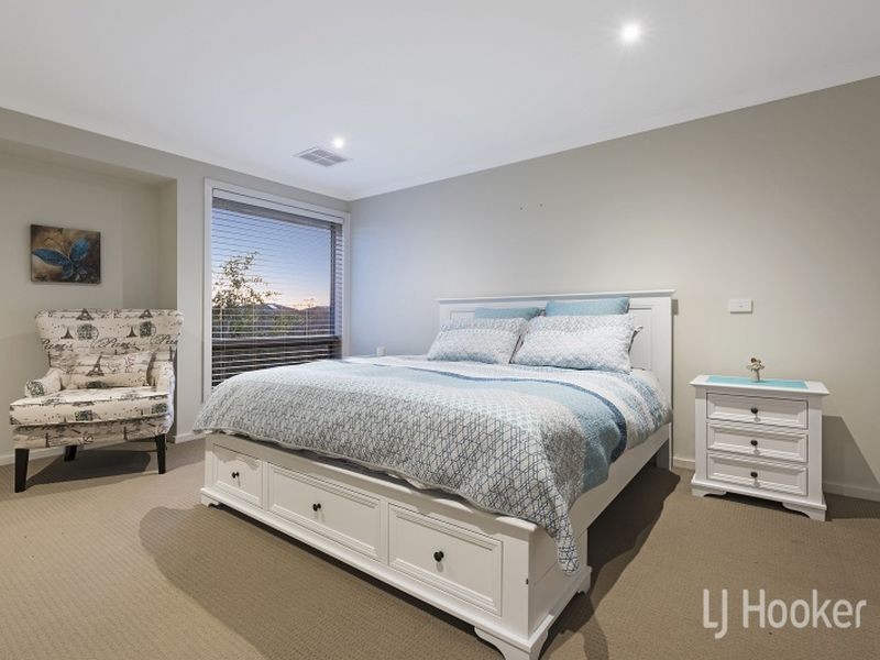 1 Calypso Crescent, Point Cook VIC 3030