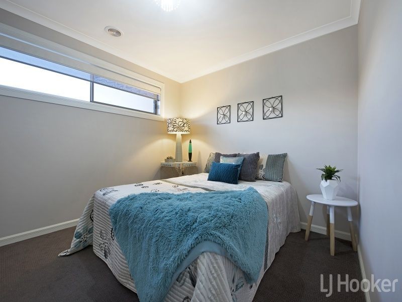 11 Fuchsia Crescent, Point Cook VIC 3030